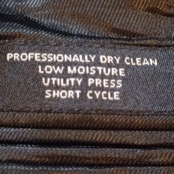 Jos .A.Bank Men's Black Single Breasted Jacket. Size 42R